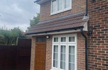 Cozy Studio Flat Romford, London - Foto 12