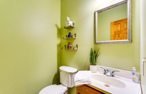 Private Deck and Fire Pit Adirondack Family Home - Foto 11