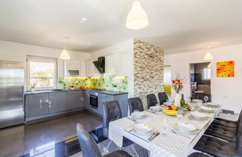 Modern Mediterreanean Villa by villatinapula - Foto 16