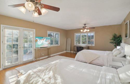 Entire Private Home with 5 Bedrooms 4 Bathrooms, 3-Acres Estate, 3000 sqft, near Winery in Fallbrook, Available Now - Foto 15