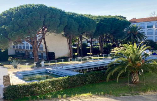 Idyllique ! Terrasse vue jardin et montagne, parking, local à vélos, à 2 pas de la plage et piscine de mai à septembre ! - Foto 10