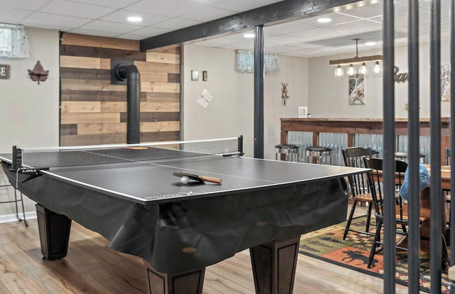 Ridge Retreat by Avantstay Game Room, Covered Porch, & Fire Pit! - Photo 16