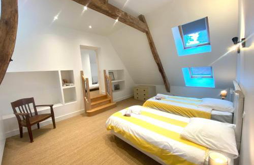 Le Pressoir du Château de Neuville - Piscine chauffée - Jeux - Forêt - Foto 33