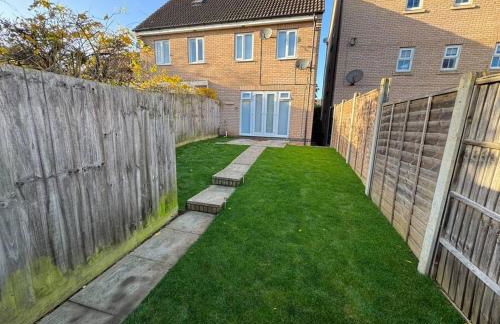 Modern TownHouse - 3 bed 2.5 bath 2 Private Gated Parking - Photo 29