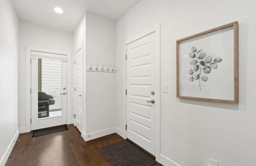 Steps from River & Old Town - Hot Tub & King Bed - Foto 52