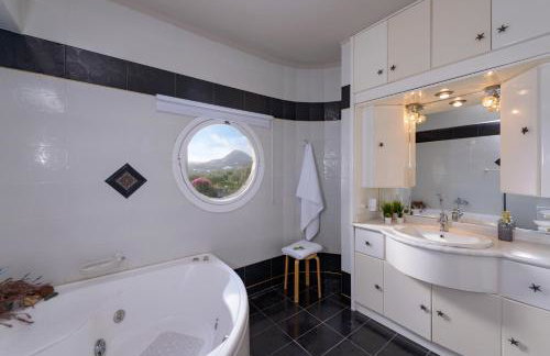 Villa Greenera ,By IdealStay Experience - Foto 6