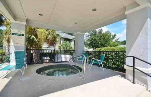 The Botanical Retreat, King Comfort & Poolside Peace - Photo 16