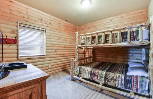 Luxury Lakefront Chalet Resort 2 Pools FREE Amenities Dock Kayaks Waterslide - Foto 11