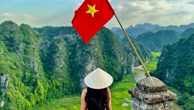 Excursión privada a Ninh Binh desde Hanói - Foto 2, Vista desde la cima de la Montaña del Dragón