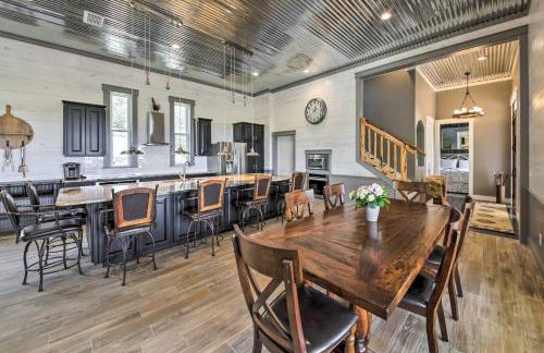 Ladera Wimberley Estate on 13 Acres with Hot Tub - Foto 9