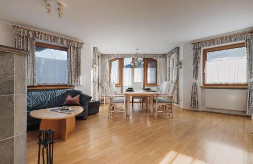 Alpenvilla Large Family Apartment - by Familiaris- Pools 500 meters - Foto 16