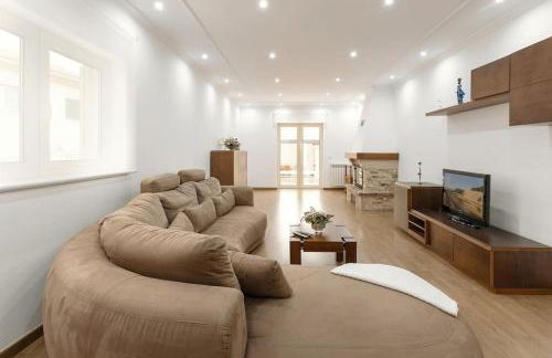 Casa das Grutas - Spacious villa with private parking - Photo 15