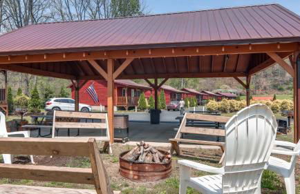 Train Rides, Trails and Casino Fun is Your Smoky Hub - Foto 37