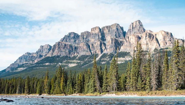 Montañas que rodean el Lago Louise