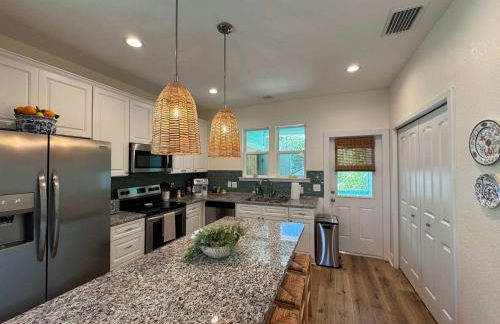 The Orange Blossom Suite Near UF Shands D-town - Photo 39