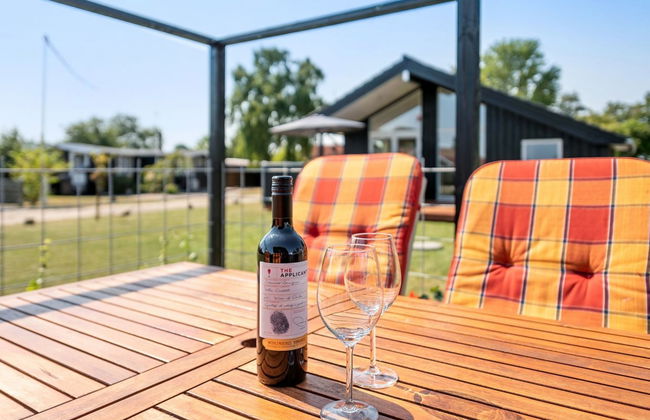 "Sighfrith" - 150m from the sea - Photo 15