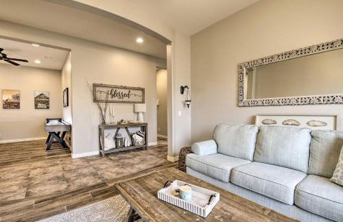 Game Room, Patio! Family-Friendly Goodyear Home - Foto 13