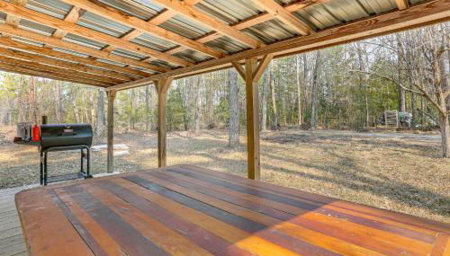 Fish Sam Rayburn! Secluded Cabin with Deck and Grill - Foto 3