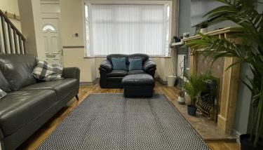 Charlesworth House - Photo 3