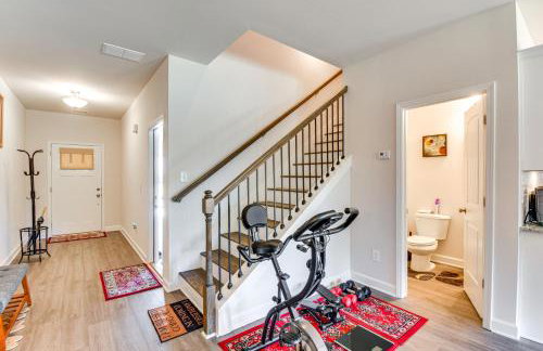 Work, Explore & Relax: Modern Townhome in Lula! - Photo 6
