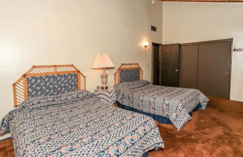 Gallagher's West - Pine surrounded deck and barbecue! Bumper Pool and Wet bar! Darts! - Foto 24