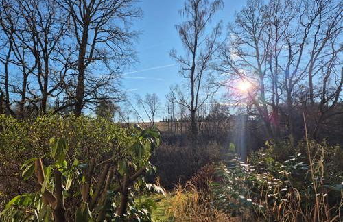 NaturBlick am Rothaarsteig neue moderne Ferienwohnung mit 2 Badezimmern 2 Küchen inklusive Highspeed Internet Flatrate 2x XXL Boxspringbett 2x Terrassen und 2x PKW Parkplätze 10 Minuten bis Willingen Ideal für Touristen und Geschäftsleute mit MWStRechnung - Foto 27