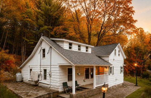 Creek, Sauna, Hot Tub, Fire Pit & Pet-Friendly - Photo 45