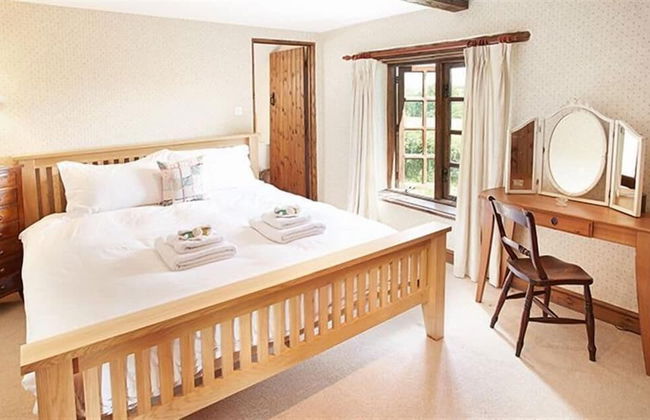 Host Stay Tregaer Mill Barn - Foto 2