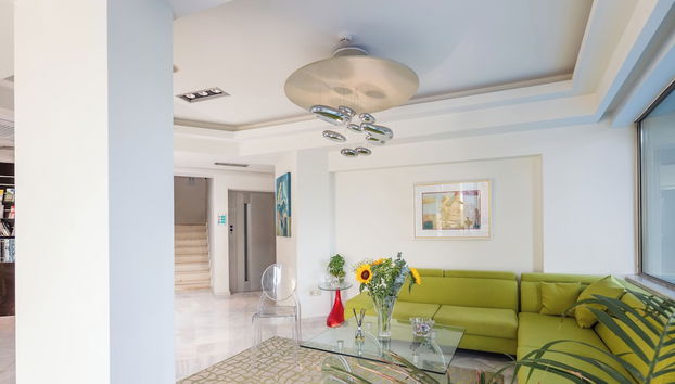 Coin salon dans le hall