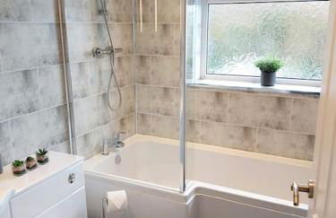 Croeso; Cosy and ideally located for mountains and beaches - Photo 17