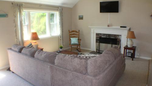 Cape Cod Beach House - Photo 1