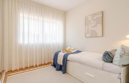 Stylish & Spacious Apartment by HostWise - Foto 9