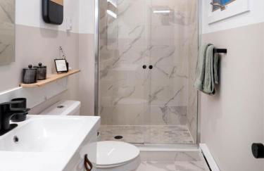 Catskill MNTN Escape 5 BR 3 bath Villa Hot Tub Fire Pit Best Group Stay - Foto 39