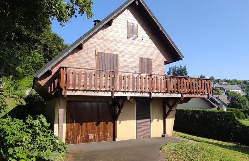 Chalet authentique au cœur de la nature près de Super Besse - FR-1-814-143 - Foto 1