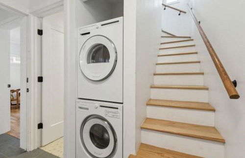 Rare Downtown Oasis | Private Pool + Parking - Foto 23