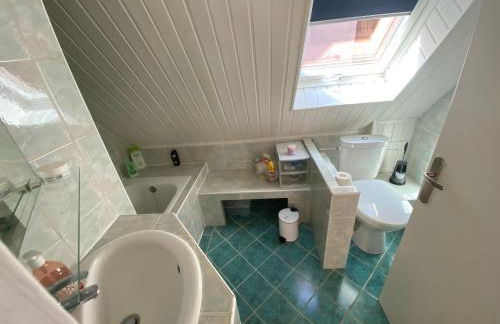 Joli 2 pièces, avec climatisation et grande terrasse, vue sur les toits, zone piétonne - Photo 19