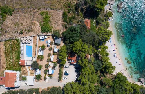 Beachfront Apartments Vala with a swimming pool - Photo 20