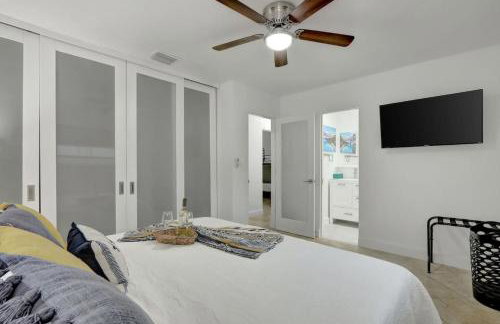 Relaxing Retreat 2BR Oasis with Pool and Outdoor BBQ - Foto 16