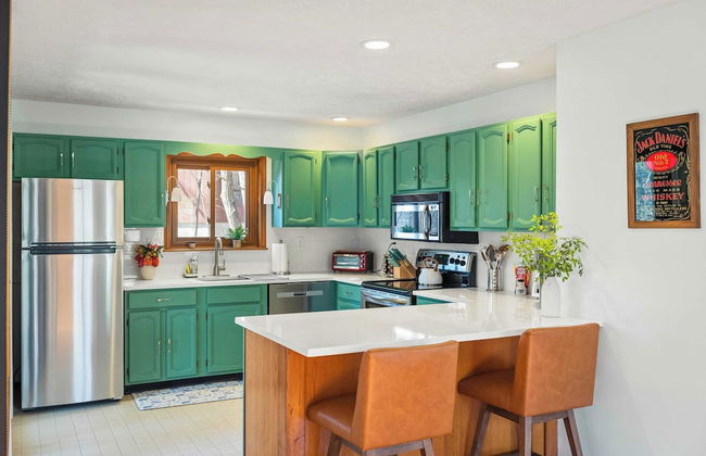 Pirate-themed Lakefront Home w/ Kayaks, Game Room, Views & Hidden Treasure Hunt - Foto 9