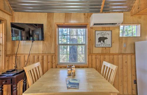 Lakefront Cabin with 2 Lofts, Boats on 4 Acres - Foto 8