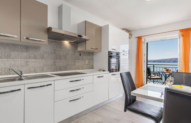 2 bedroom Apartment in Senj with swimming pool and garden - Photo 14