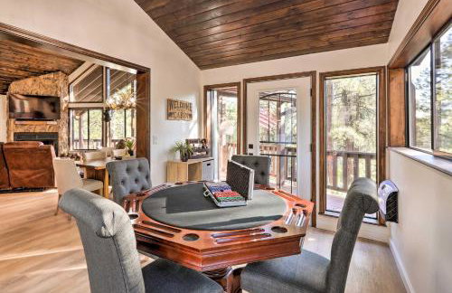 Wraparound Deck and Poker Room Cabin in Munds Park - Foto 6