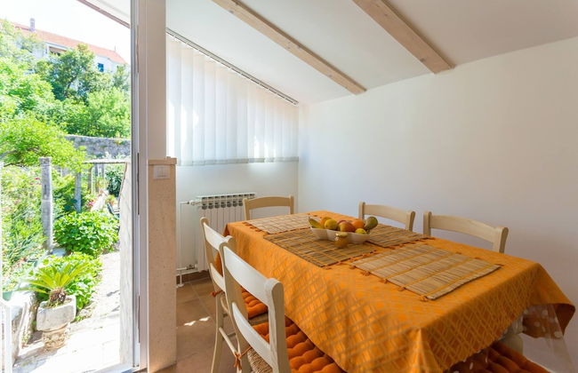 Dvori With Garden, Free Parking Next To Sea - Foto 16