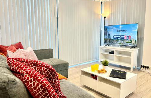 Evergreen Lodge - Two Bed Lux Flat - Parking, Garden, Patio, WIFI, Netflix - Close to Blenheim Palace & Oxford - F3 - Photo 26