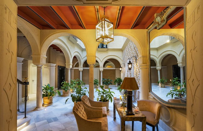 Casa de Triana Luxury Suites by Casa del Poeta - Photo 47