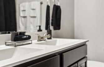 Family-Friendly 4BR Home with BBQ & Free Parking - Foto 32