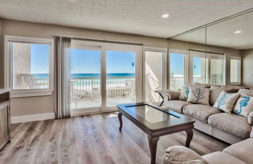 Seafarer, Gulf Front Condo, Right on the Beach - Photo 3