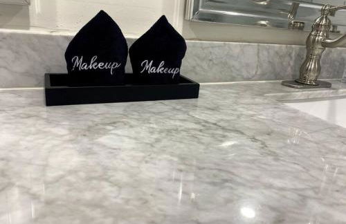 The Black and White House - Foto 43