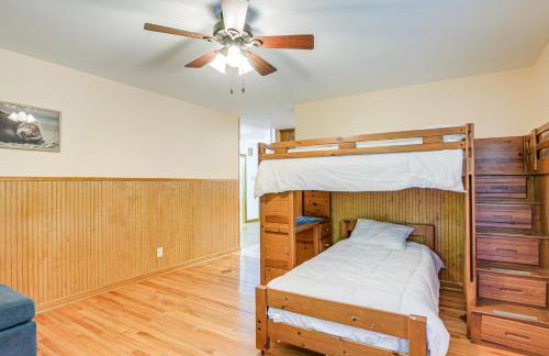 5 Mi to Lake Robinson: WFH-Friendly Home w/ Pool - Photo 10