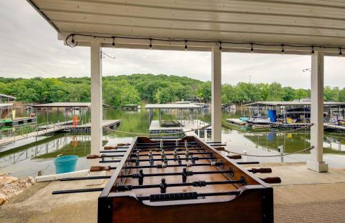 Lakefront Sunrise Beach Home with Private Dock! - Foto 18